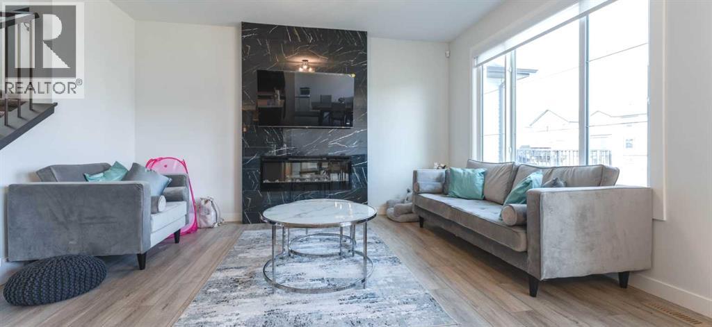 House for Sale in 200 Lewiston Drive NE|Calgary, Alberta T3P2H9 4