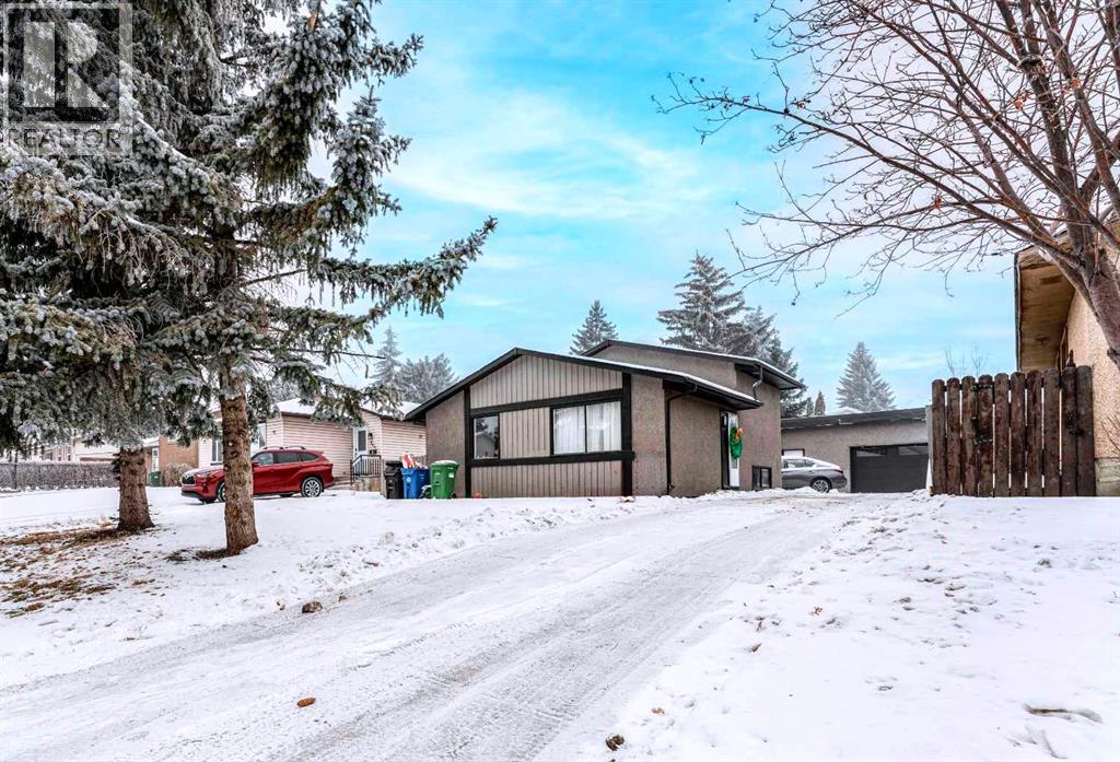 House for Sale in 6420 26 Avenue NE|Calgary, Alberta T1Y3V1