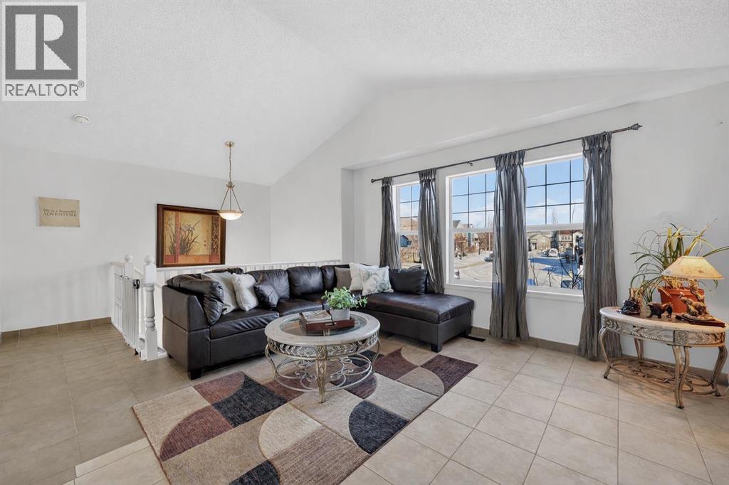 House for Sale in 131 Covepark Place NE|Calgary, Alberta T3K6A1 5