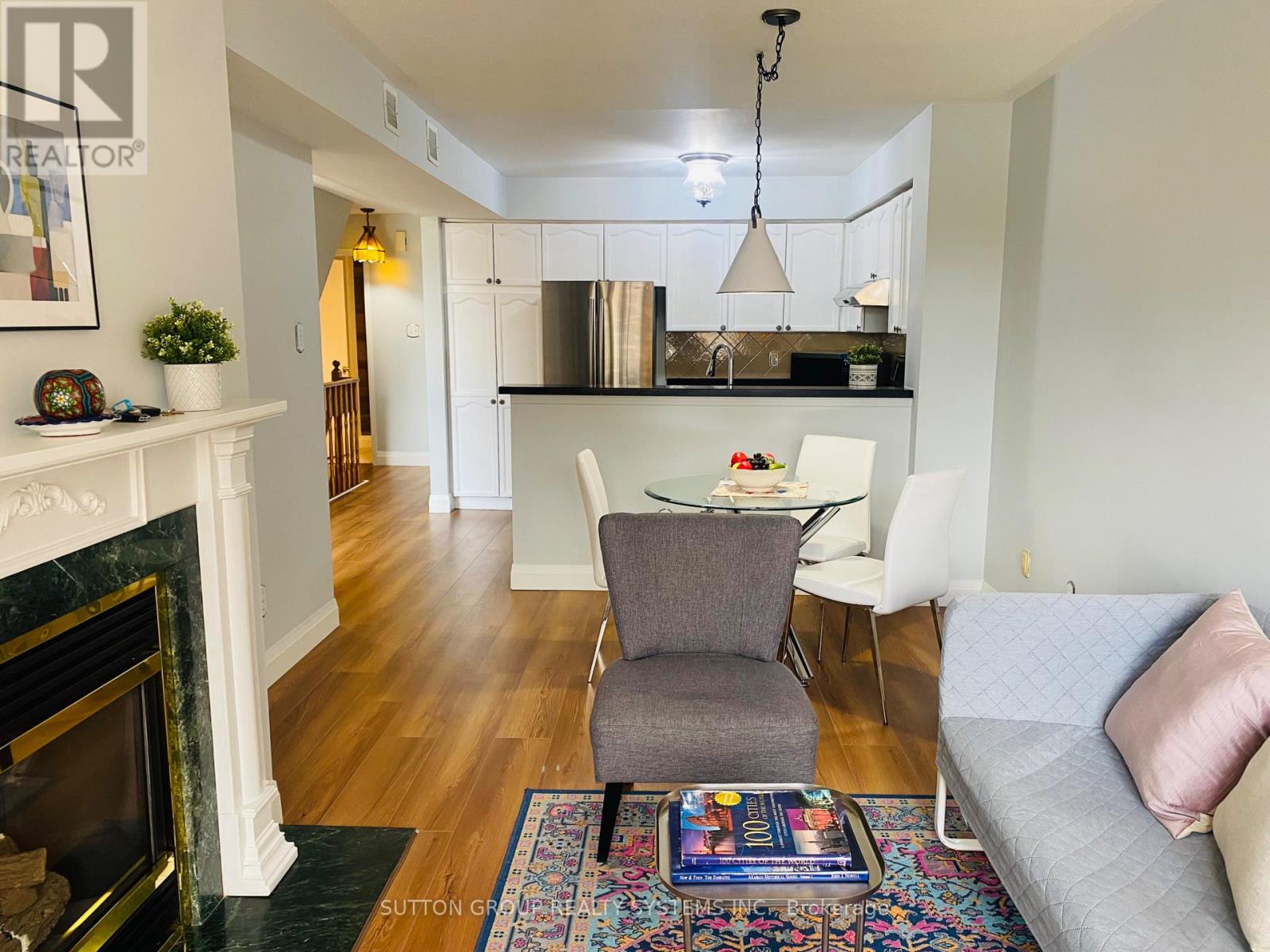 Row / Townhouse for Sale in 255 - 60 BARONDALE DRIVE|Mississauga (Hurontario), Ontario L4Z3N8 2