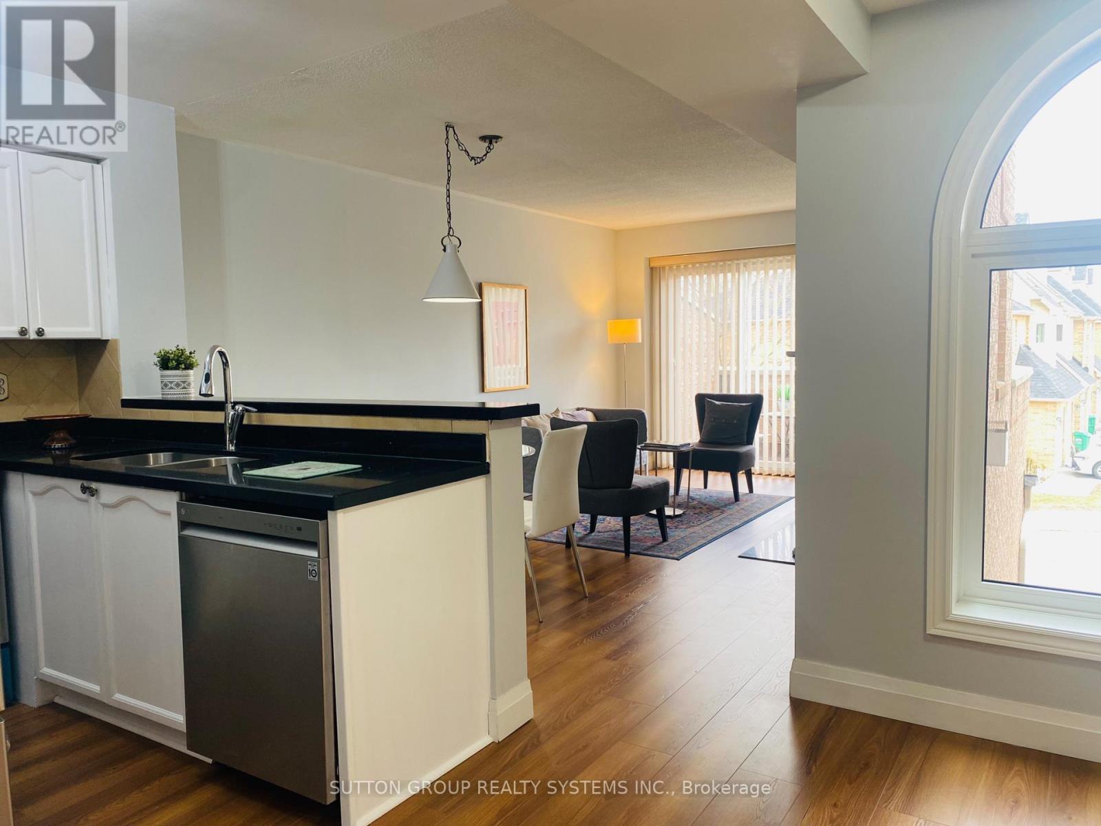 Row / Townhouse for Sale in 255 - 60 BARONDALE DRIVE|Mississauga (Hurontario), Ontario L4Z3N8 5