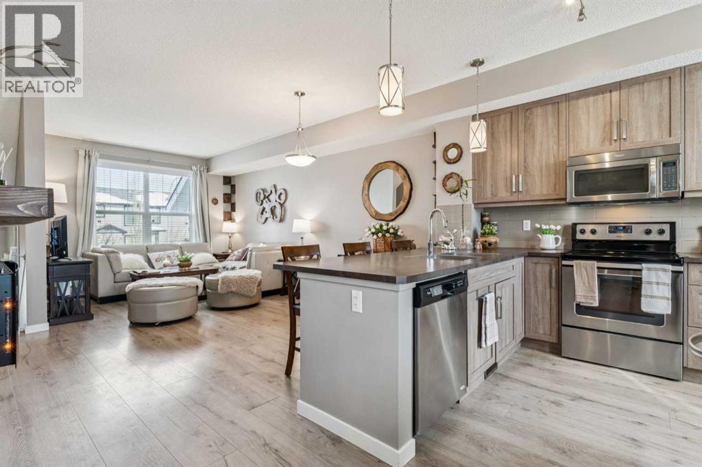 Row / Townhouse for Sale in 61 Nolancrest Gate NW|Calgary, Alberta T3R0Y1 4