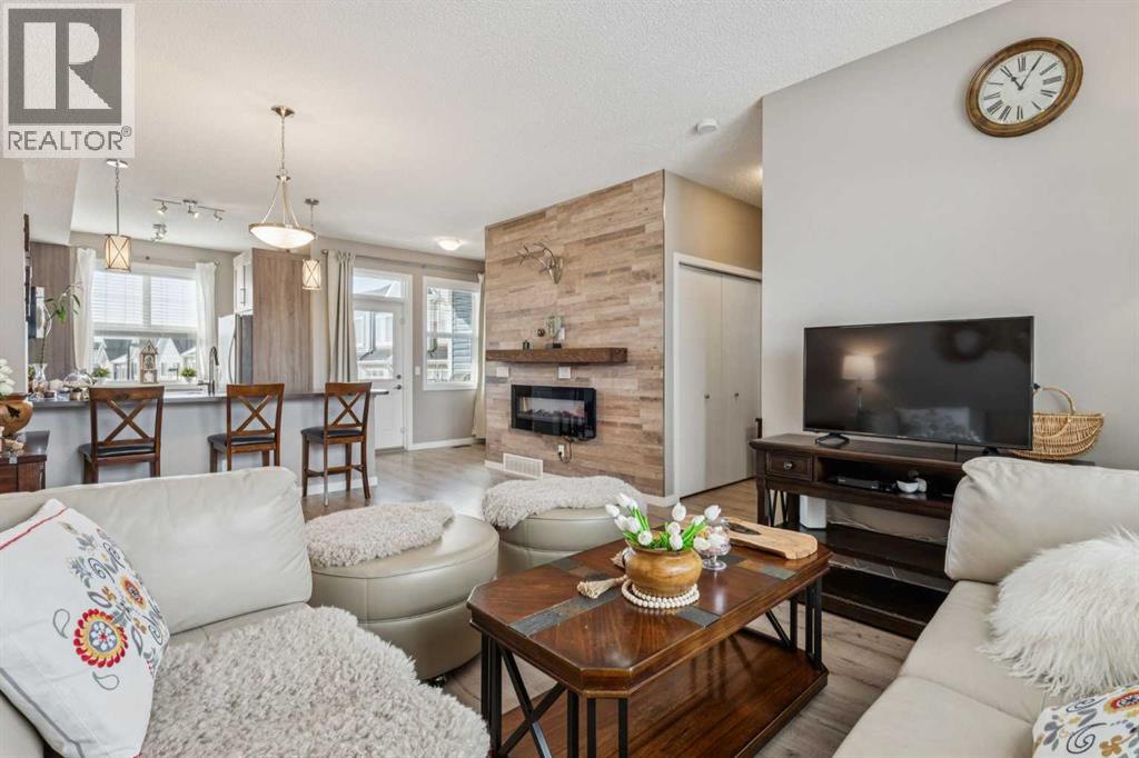 Row / Townhouse for Sale in 61 Nolancrest Gate NW|Calgary, Alberta T3R0Y1 3