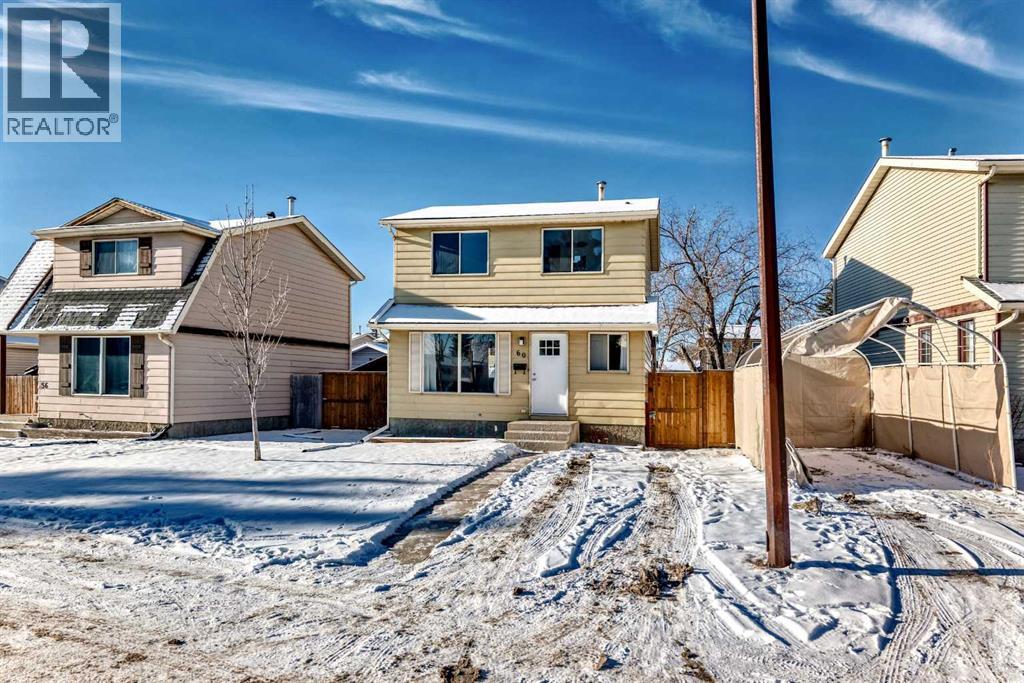 House for Sale in 60 Erin Mount Crescent SE|Calgary, Alberta T2B2S3