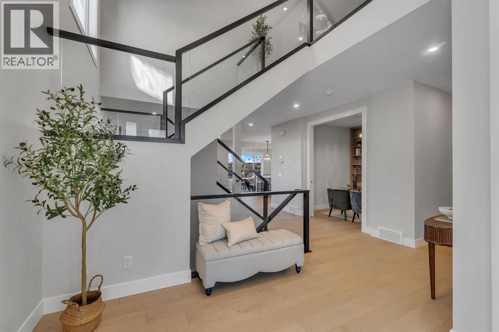 House for Sale in 28 Spring Creek Point SW|Calgary, Alberta T3H6E2 3