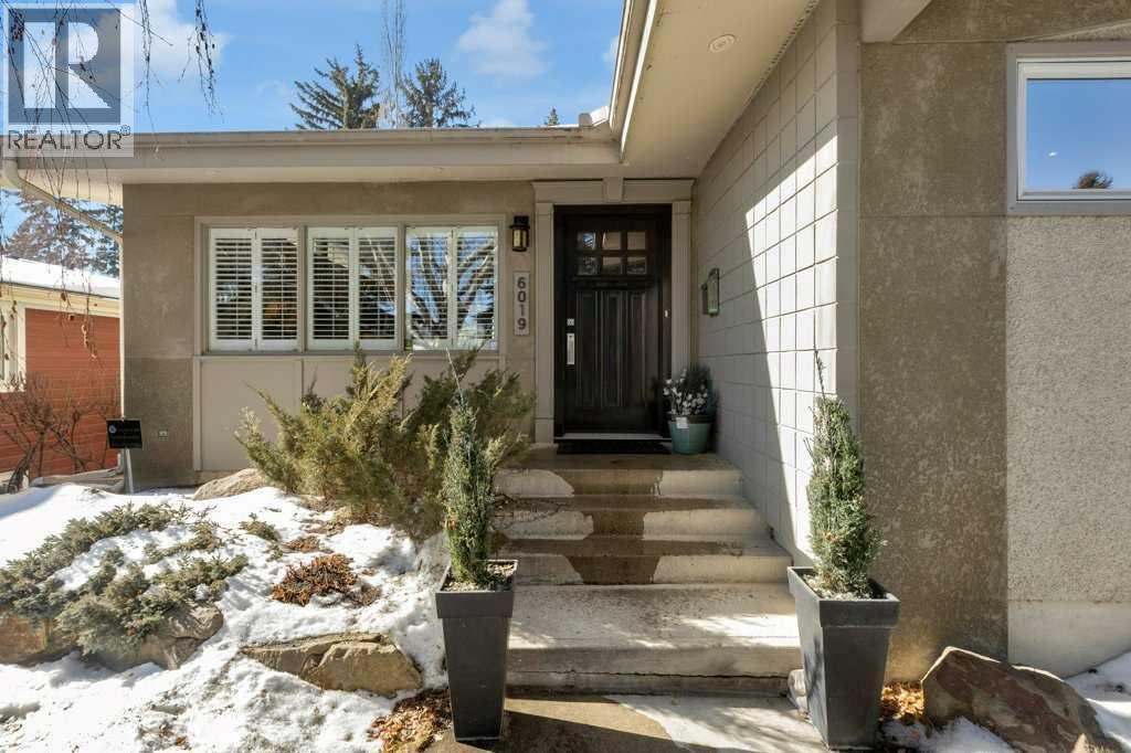 House for Sale in 6019 Lakeview Drive SW|Calgary, Alberta T3E5S9 5