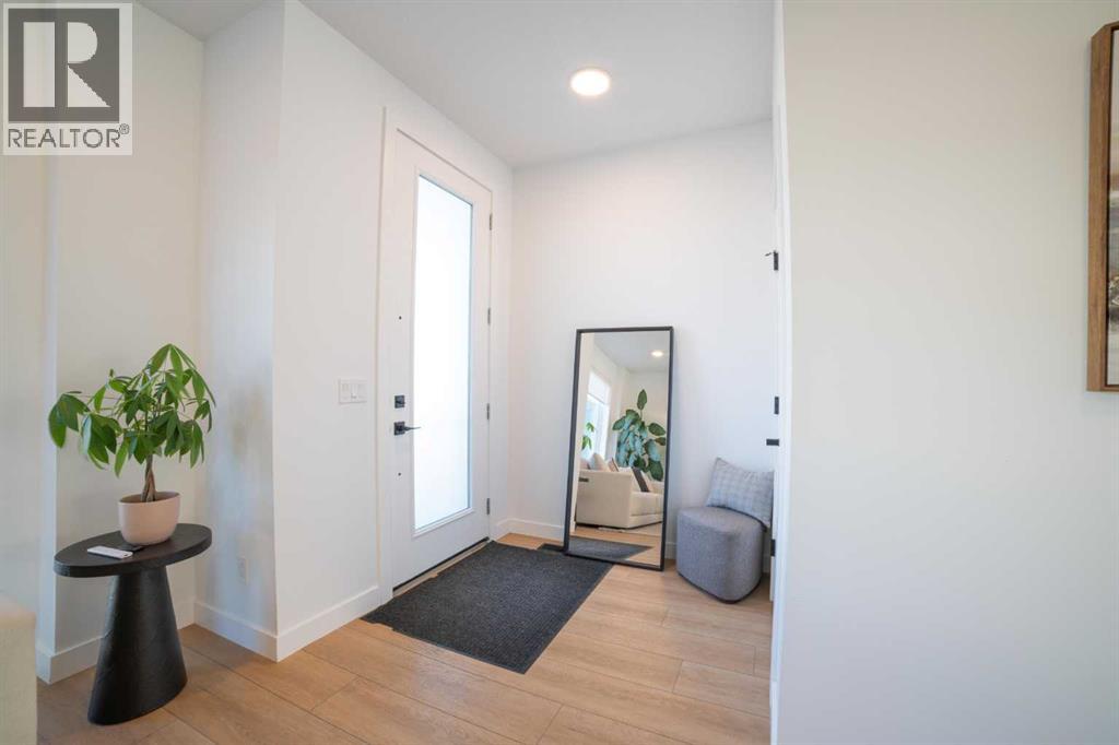 House for Sale in 45 Treeline Avenue SW|Calgary, Alberta T2Y0R7 3