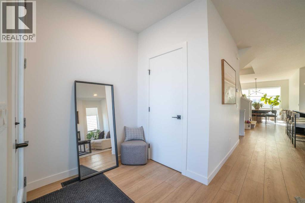 House for Sale in 45 Treeline Avenue SW|Calgary, Alberta T2Y0R7 4