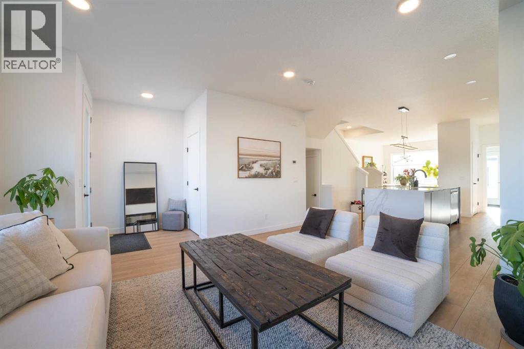 House for Sale in 45 Treeline Avenue SW|Calgary, Alberta T2Y0R7 5