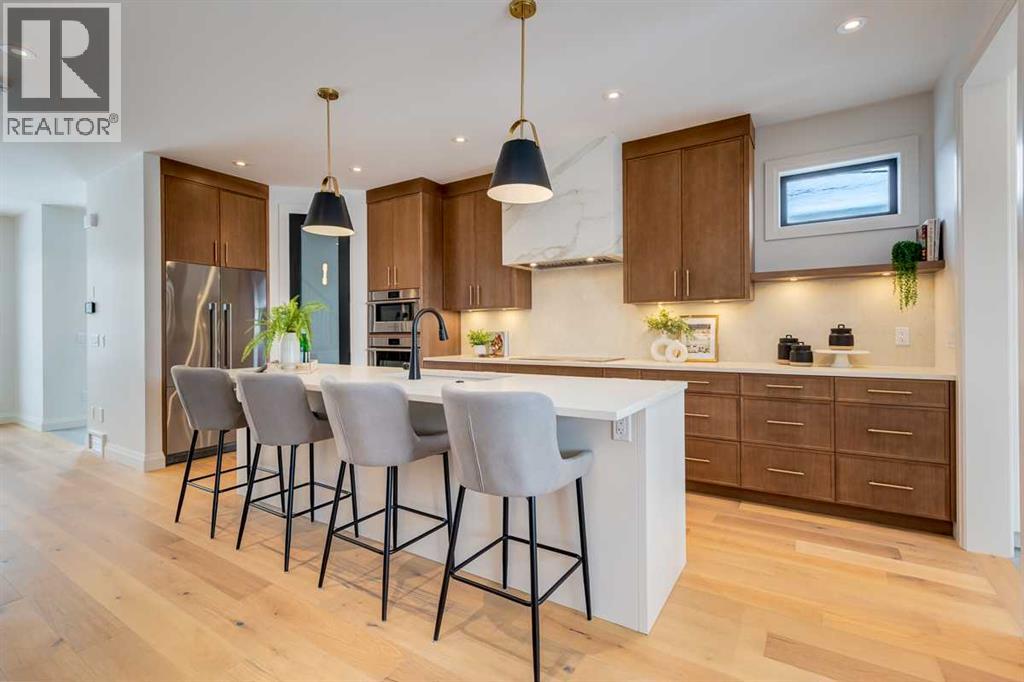 Duplex for Sale in 2233 35 Street SW|Calgary, Alberta T3E2X7 2