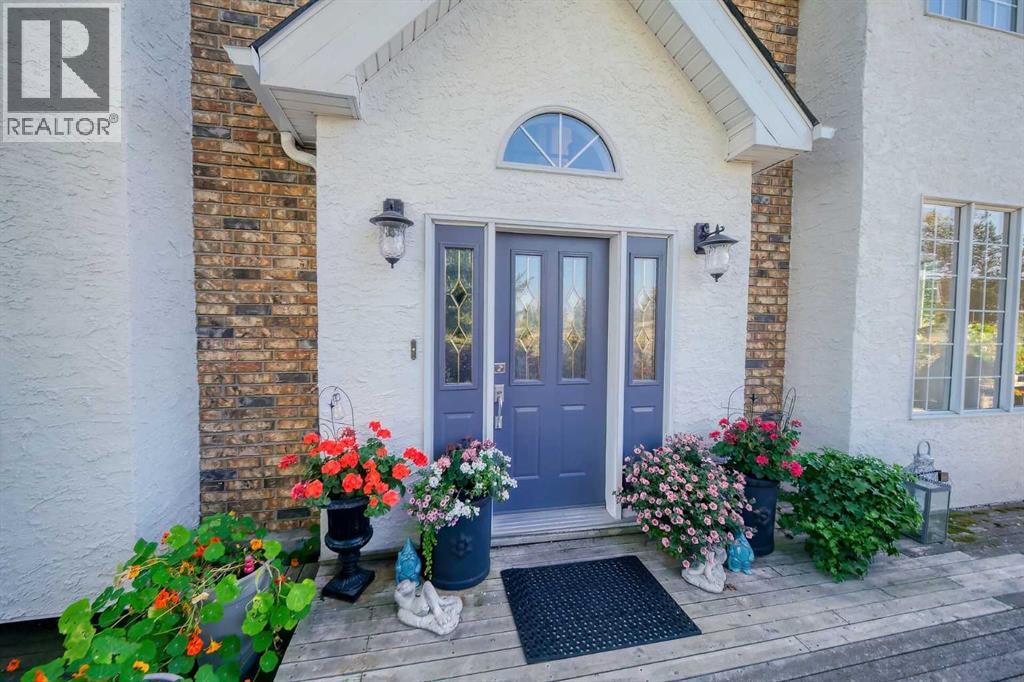 House for Sale in 260044 Bearspaw Road|Rural Rocky View County, Alberta T3R1H4 5