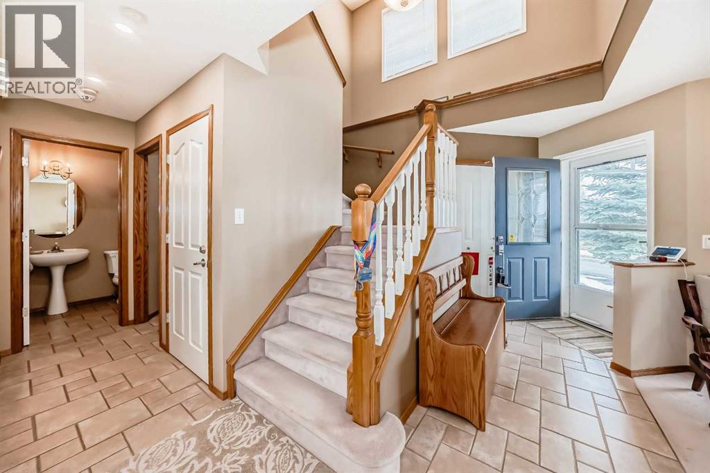 House for Sale in 3767 Springbank Drive SW|Calgary, Alberta T3H4J5 3