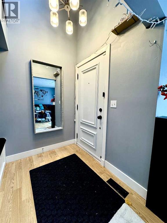 House for Sale in 131 Erin Woods Drive SE|Calgary, Alberta T2B2T6 4