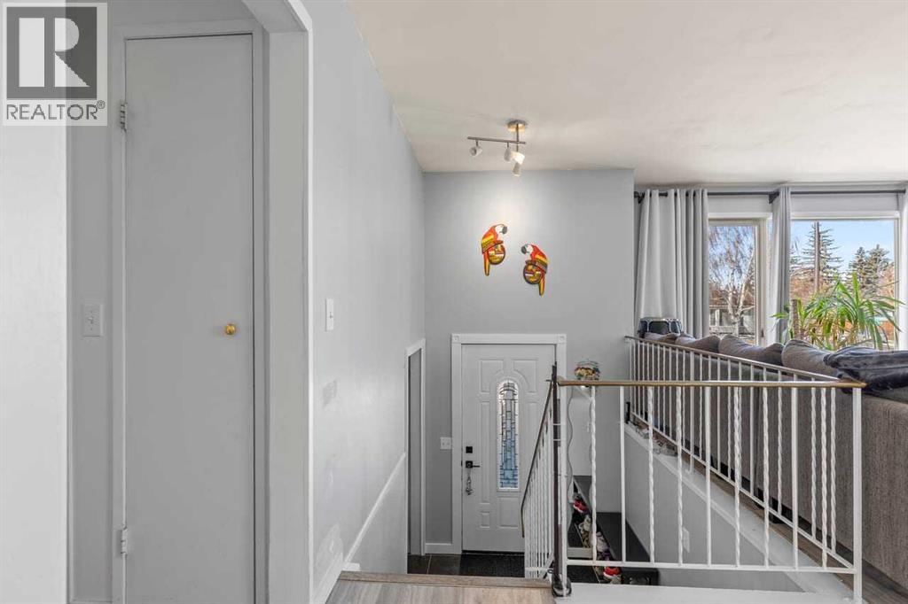 House for Sale in 436 Queen Charlotte Road SE|Calgary, Alberta T2H4H7 3