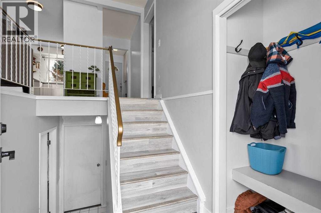 House for Sale in 436 Queen Charlotte Road SE|Calgary, Alberta T2H4H7 2