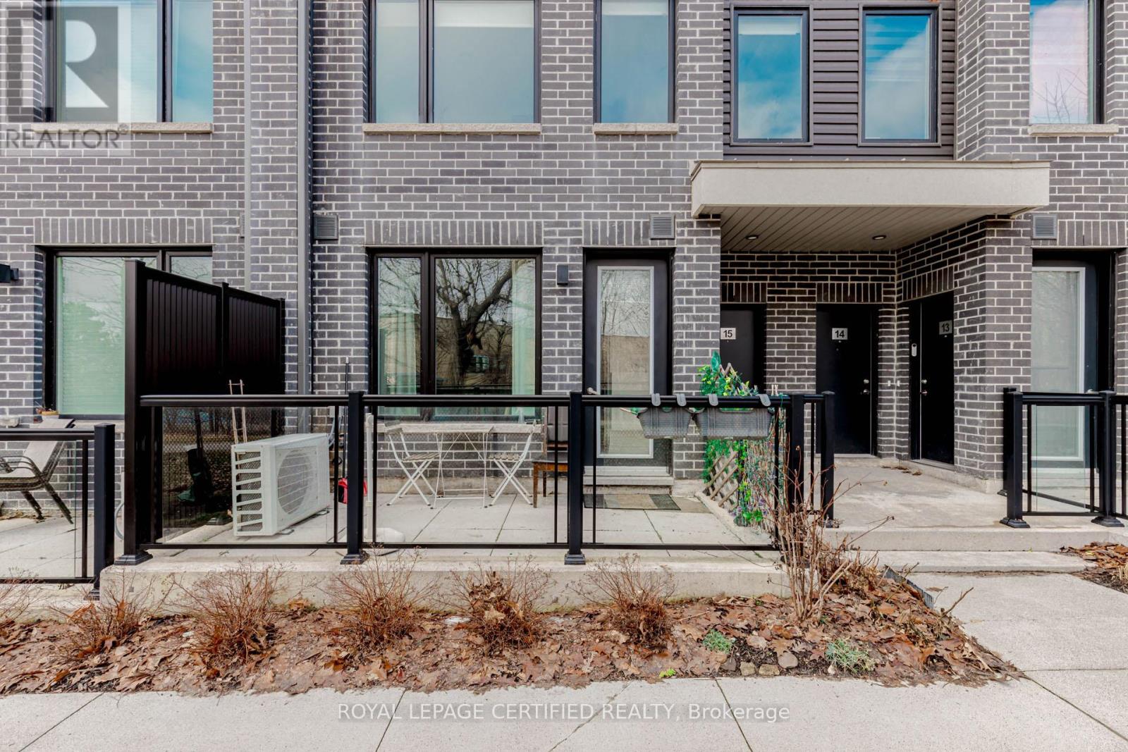 Row / Townhouse for Sale in 16 - 3483 WIDDECOMBE WAY|Mississauga (Erin Mills), Ontario L5L0B8 4