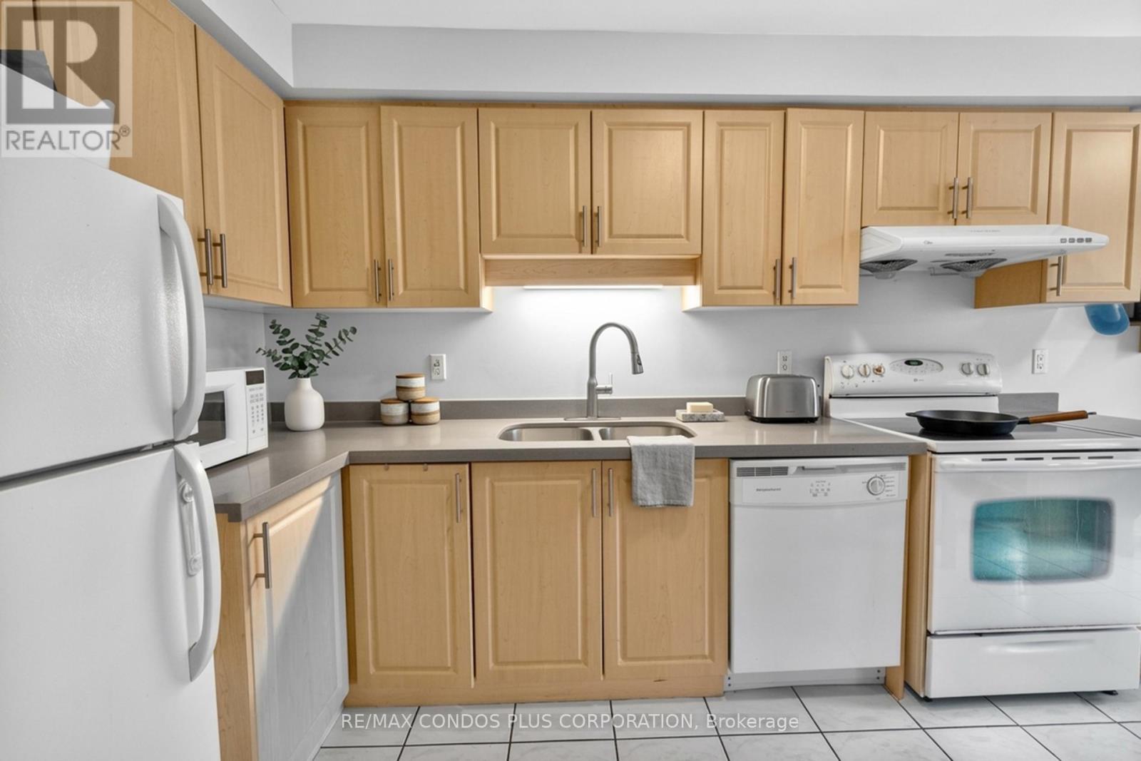 Row / Townhouse for Sale in 62 - 2945 THOMAS STREET|Mississauga (Central Erin Mills), Ontario L5M6C1 4