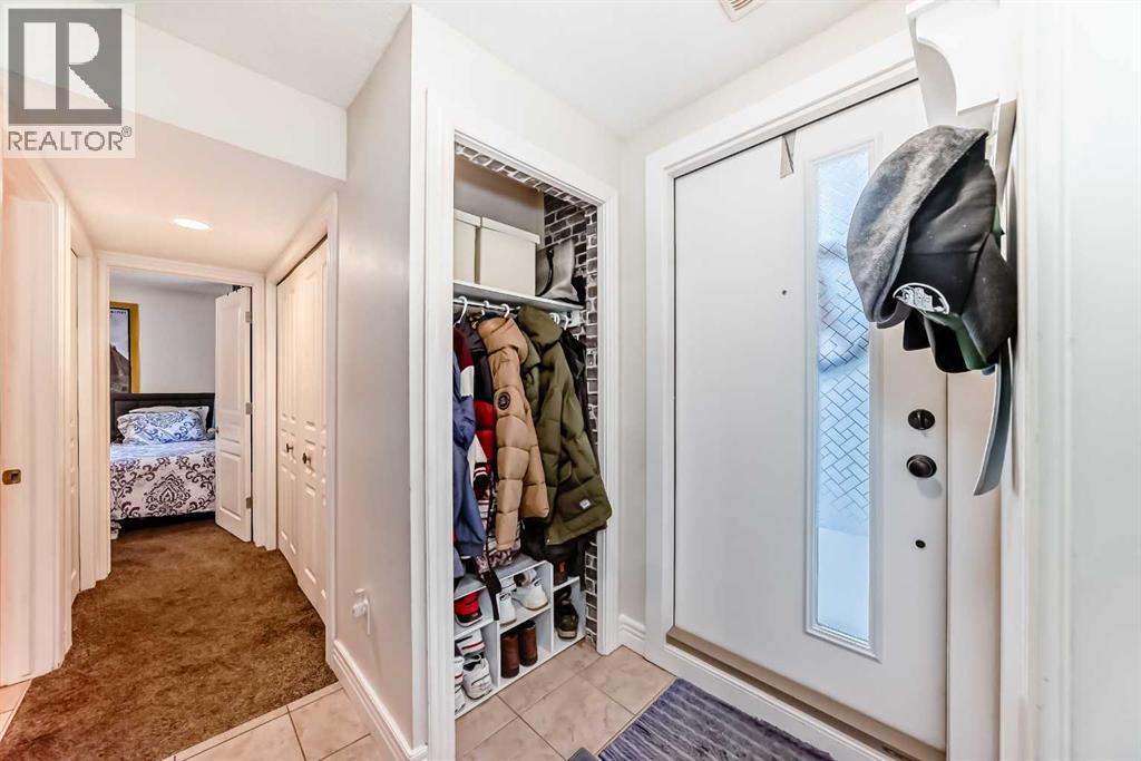 Row / Townhouse for Sale in 257, 66 Glamis Green SW|Calgary, Alberta T3E6V1 5