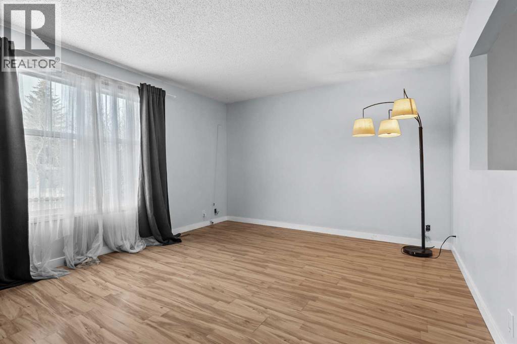 Duplex for Sale in 8510 Centre Street NE|Calgary, Alberta T3K1K7 3