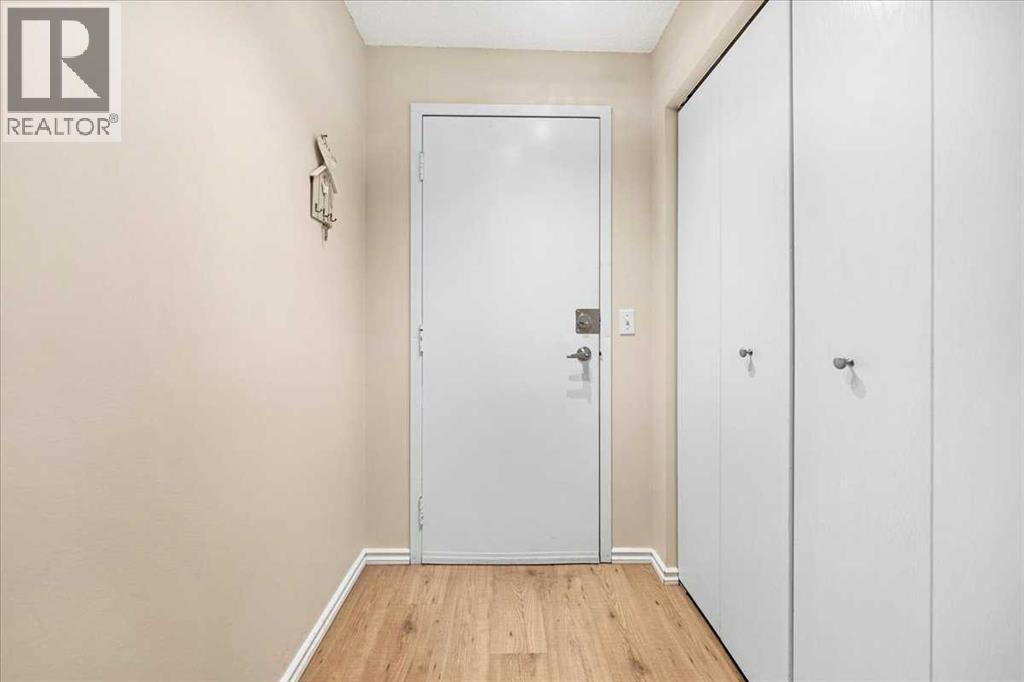 Apartment for Sale in 206, 630 57 Avenue SW|Calgary, Alberta T2V0H4 3