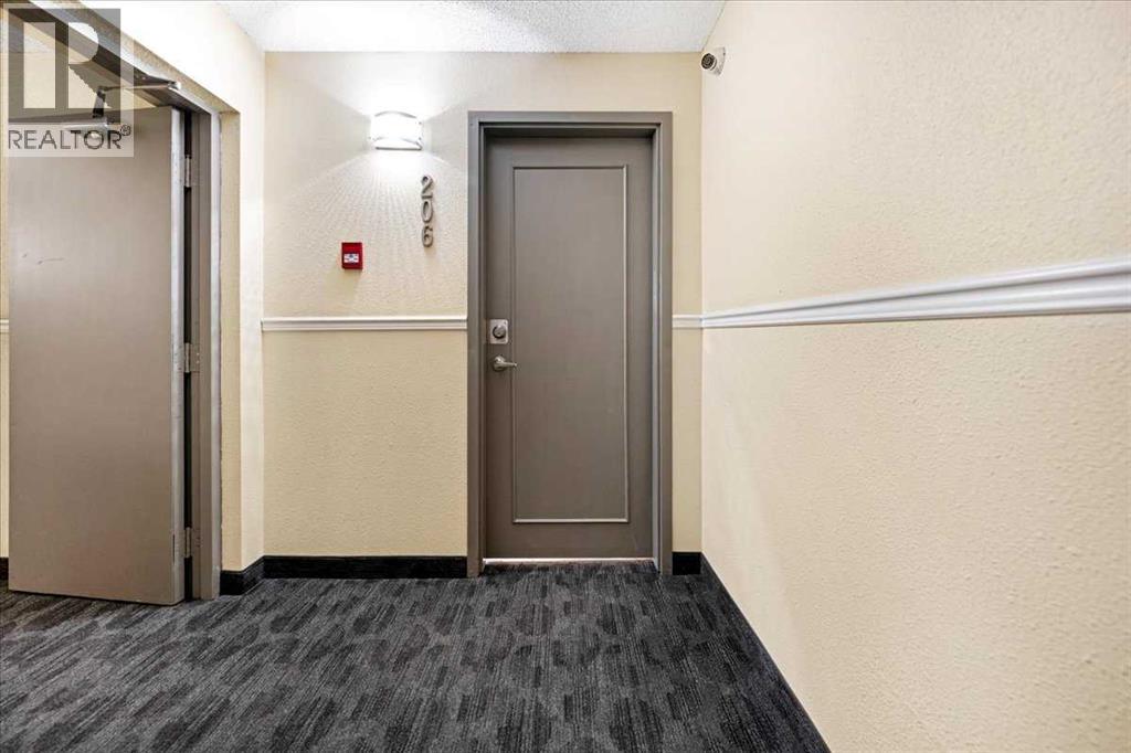 Apartment for Sale in 206, 630 57 Avenue SW|Calgary, Alberta T2V0H4 2