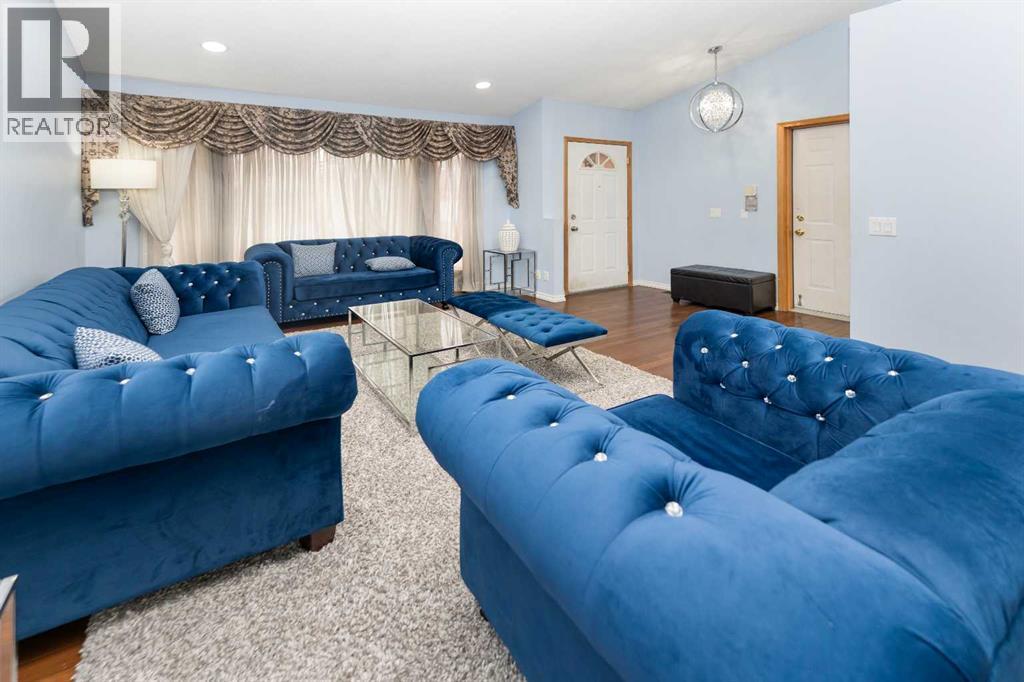 House for Sale in 18 Coral Sands Place NE|Calgary, Alberta T3J3J3 5