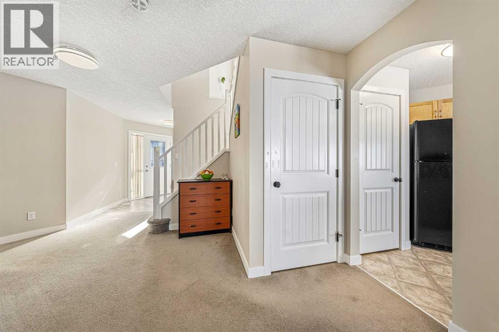 House for Sale in 91 Bridlecrest Street SW|Calgary, Alberta T2Y4Y8 4