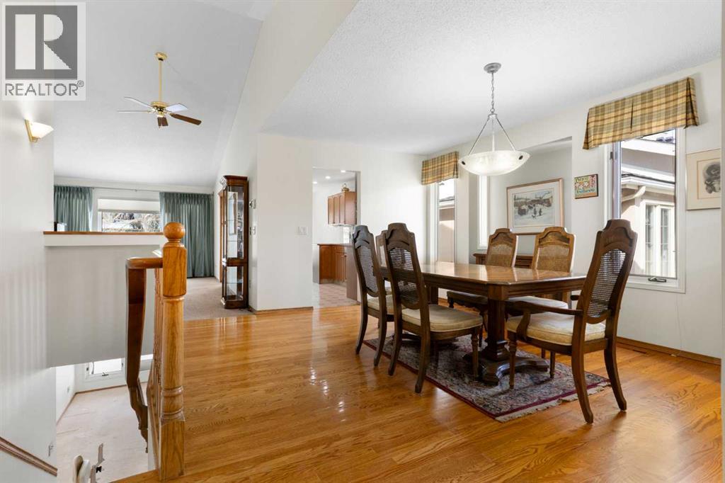 Duplex for Sale in 176 Christie Park Manor SW|Calgary, Alberta T3H2T6 4