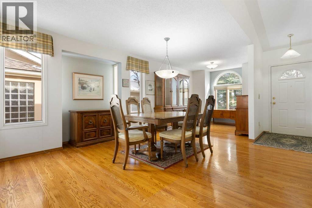 Duplex for Sale in 176 Christie Park Manor SW|Calgary, Alberta T3H2T6 5