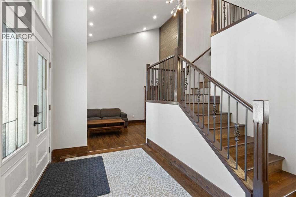 House for Sale in 40 Wood Crescent SW|Calgary, Alberta T2W4B6 3