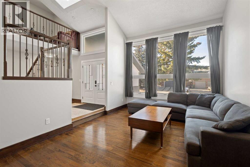 House for Sale in 40 Wood Crescent SW|Calgary, Alberta T2W4B6 5