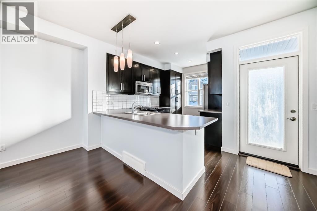 Row / Townhouse for Sale in 35 Nolan Hill Boulevard|Calgary, Alberta T3R0S5 2