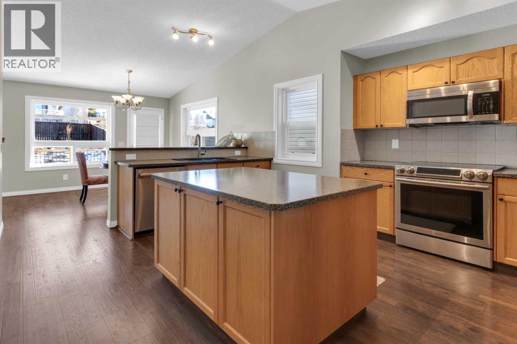 House for Sale in 24 Evansbrooke Point NW|Calgary, Alberta T3P1G9 3