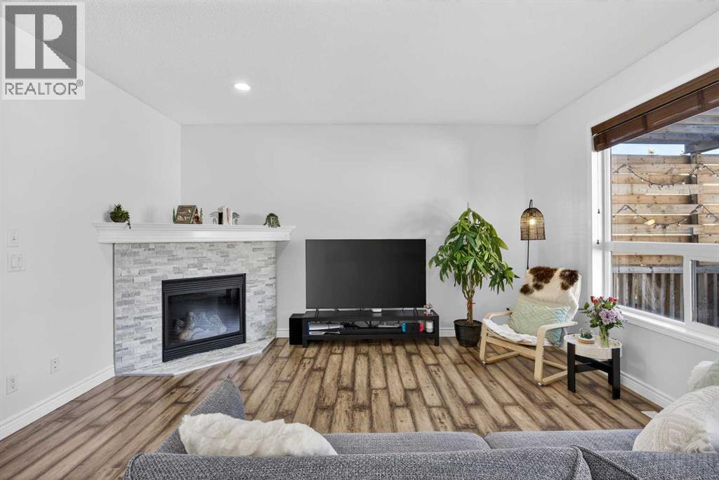 House for Sale in 340 Prestwick Terrace SE|Calgary, Alberta T2Z0H4 5