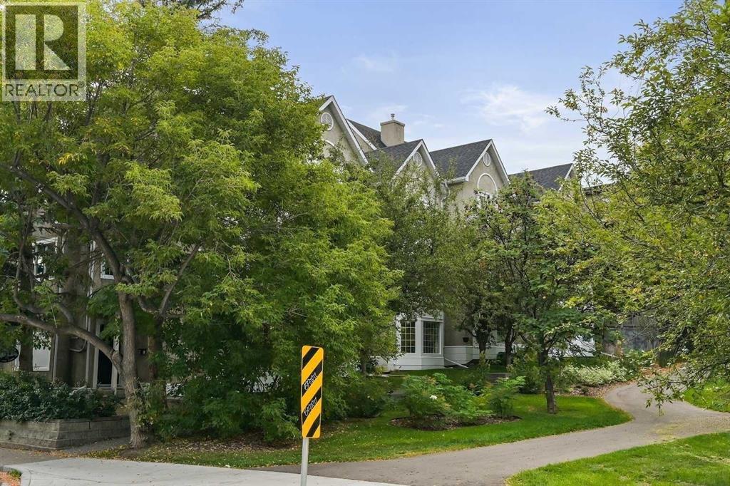 Row / Townhouse for Sale in 3, 1611 21 Avenue SW|Calgary, Alberta T2T0M9 2