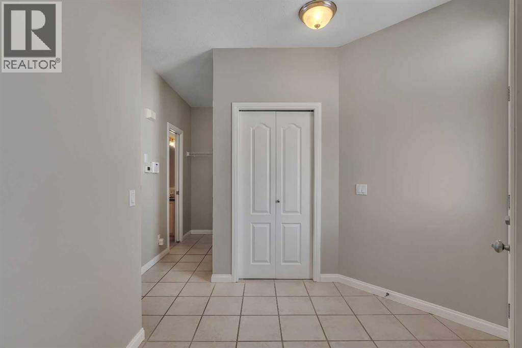 Row / Townhouse for Sale in 97 Royal Manor NW|Calgary, Alberta T3G5T5 5