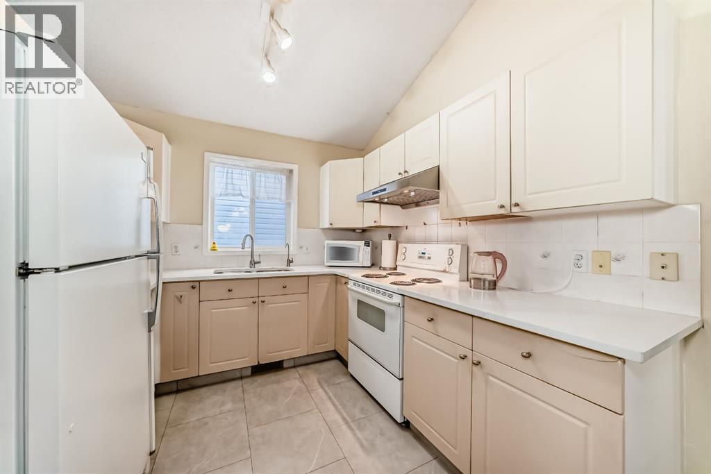 House for Sale in 158 Somervale Close SW|Calgary, Alberta T2Y3L4 5