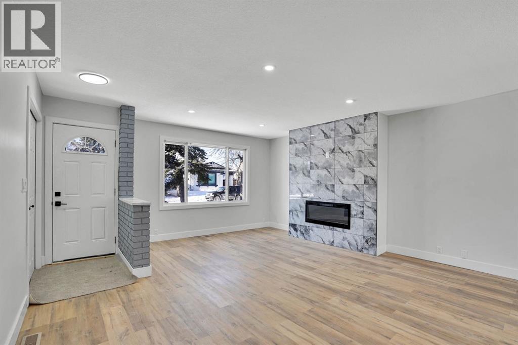 House for Sale in 363 Templeside Circle NE|Calgary, Alberta T1Y3M1 3