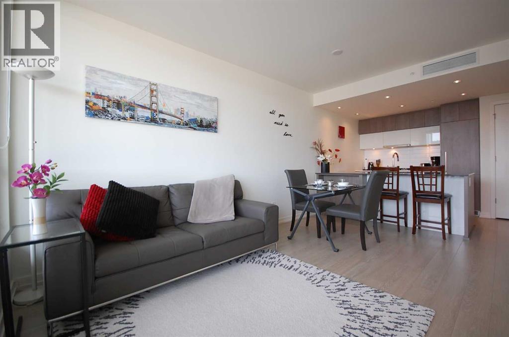 Apartment for Sale in 901, 128 2 Street SW|Calgary, Alberta T2P0S7 3