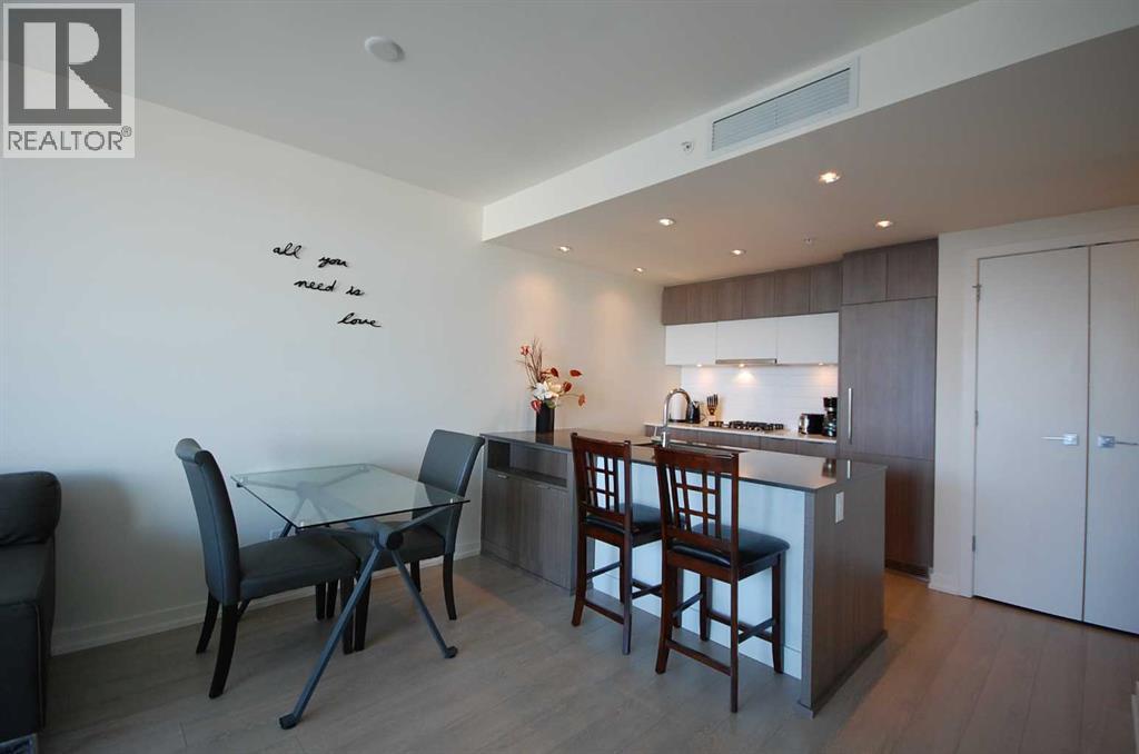 Apartment for Sale in 901, 128 2 Street SW|Calgary, Alberta T2P0S7 5