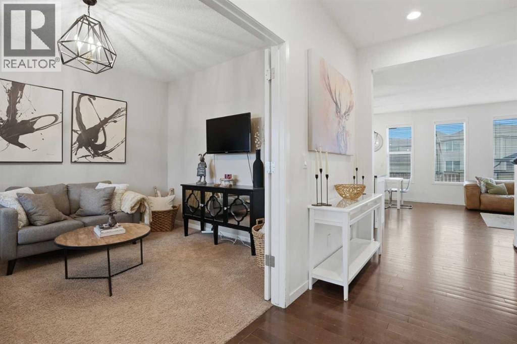 House for Sale in 119 Prestwick Terrace SE|Calgary, Alberta T2Z0H5 4