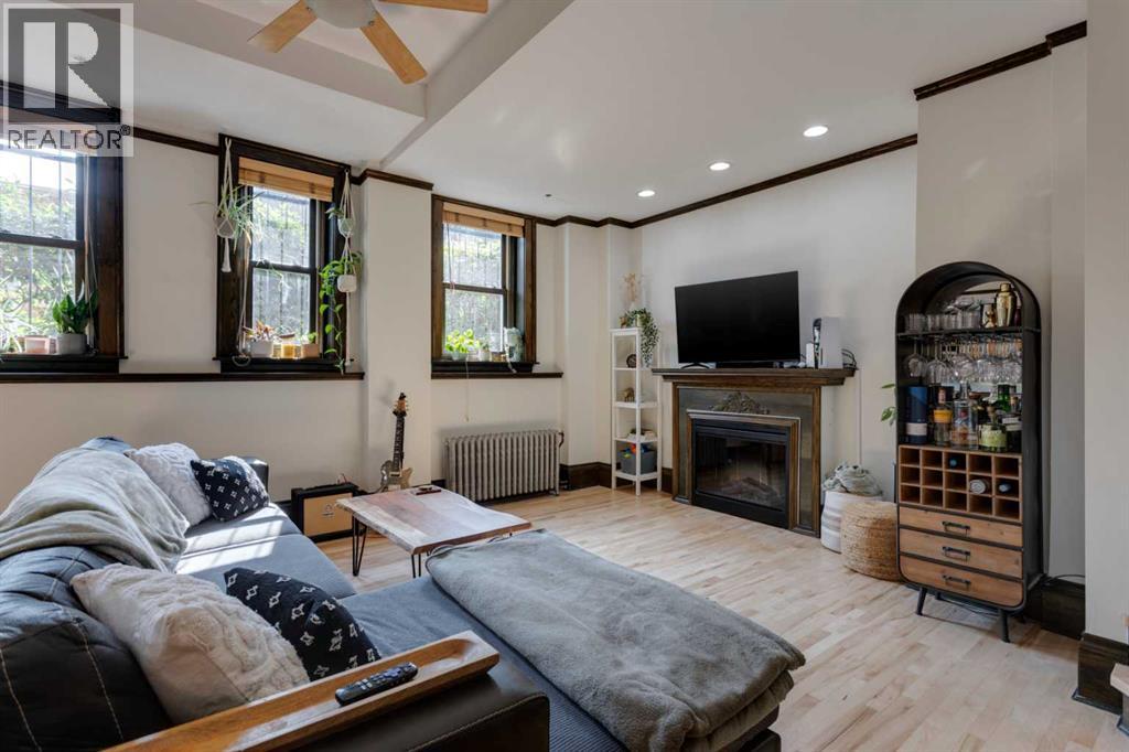 Apartment for Sale in 1, 804 18 Avenue SW|Calgary, Alberta T2T0G8 4