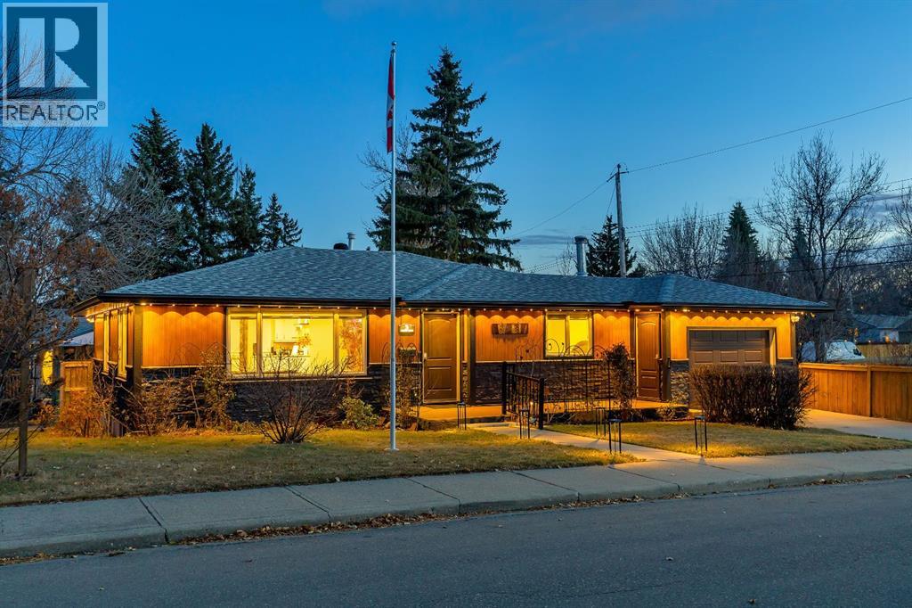 House for Sale in 3 Cardiff Drive NW|Calgary, Alberta T2K1R4