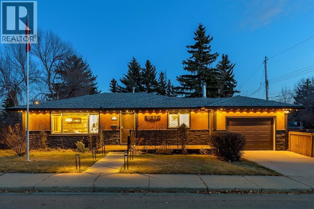 House for Sale in 3 Cardiff Drive NW|Calgary, Alberta T2K1R4 2