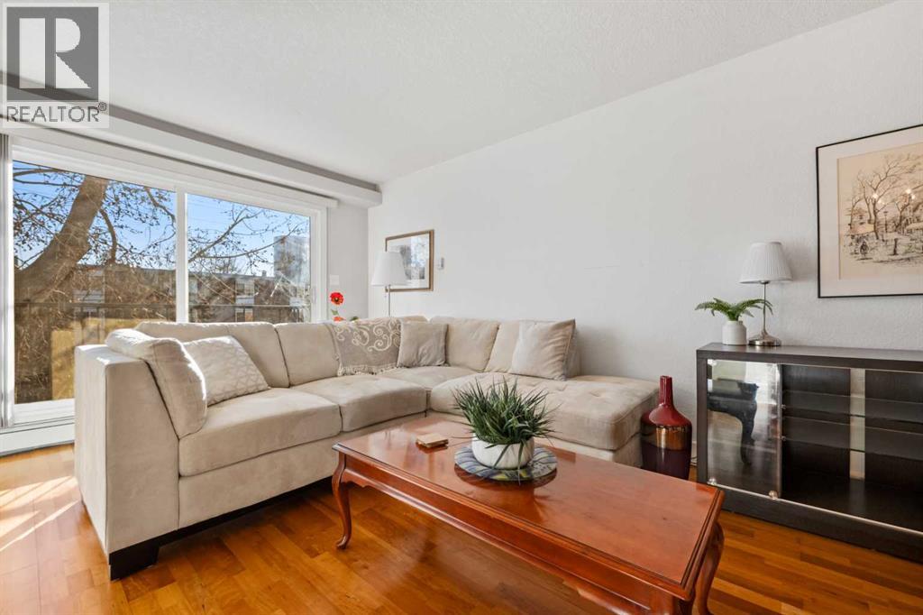 Apartment for Sale in 312, 355 5 Avenue NE|Calgary, Alberta T2E0K9 4