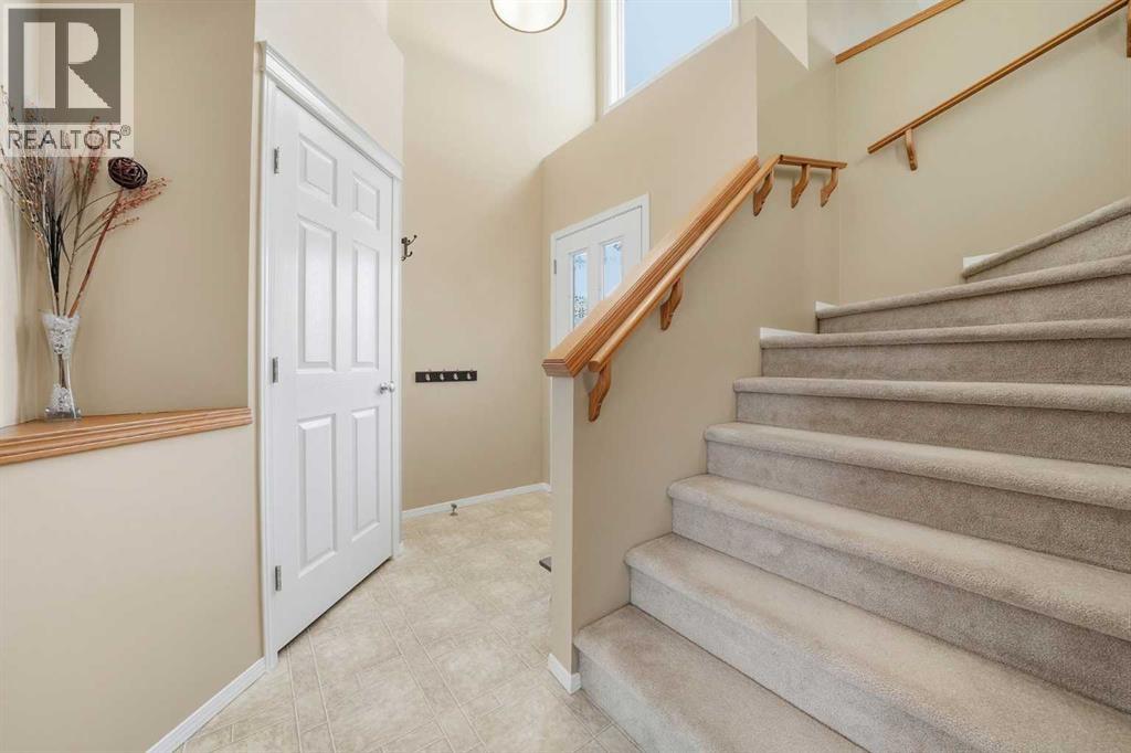 House for Sale in 257 Covewood Circle NE|Calgary, Alberta T3K5S8 3