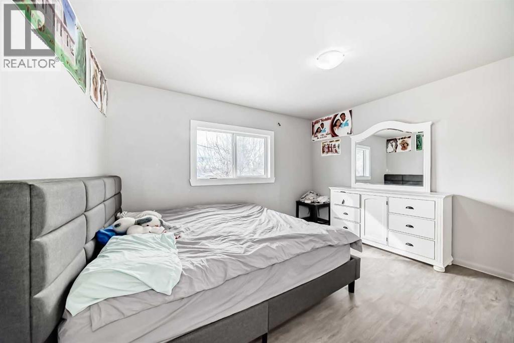 House for Sale in 2517 36 Street SE|Calgary, Alberta T2B0Y2 5