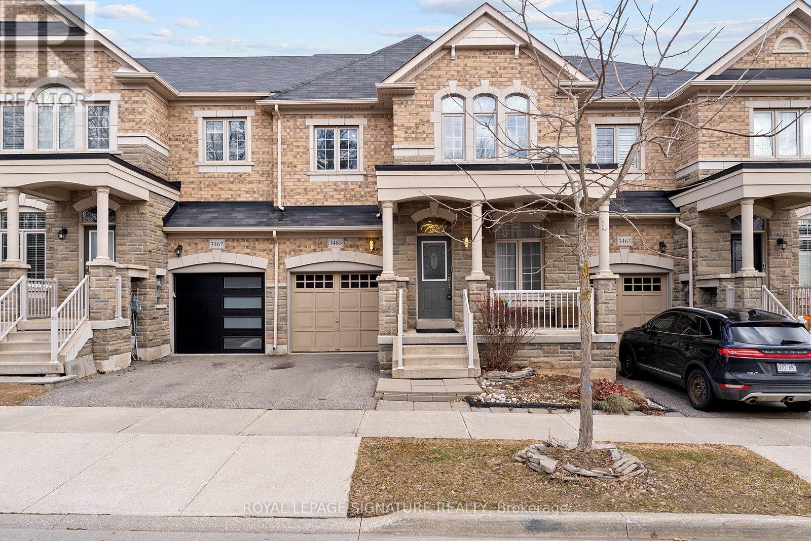 Row / Townhouse for Sale in 3465 FOURTH LINE|Oakville (SH Sixteen Hollow), Ontario L6M1N8