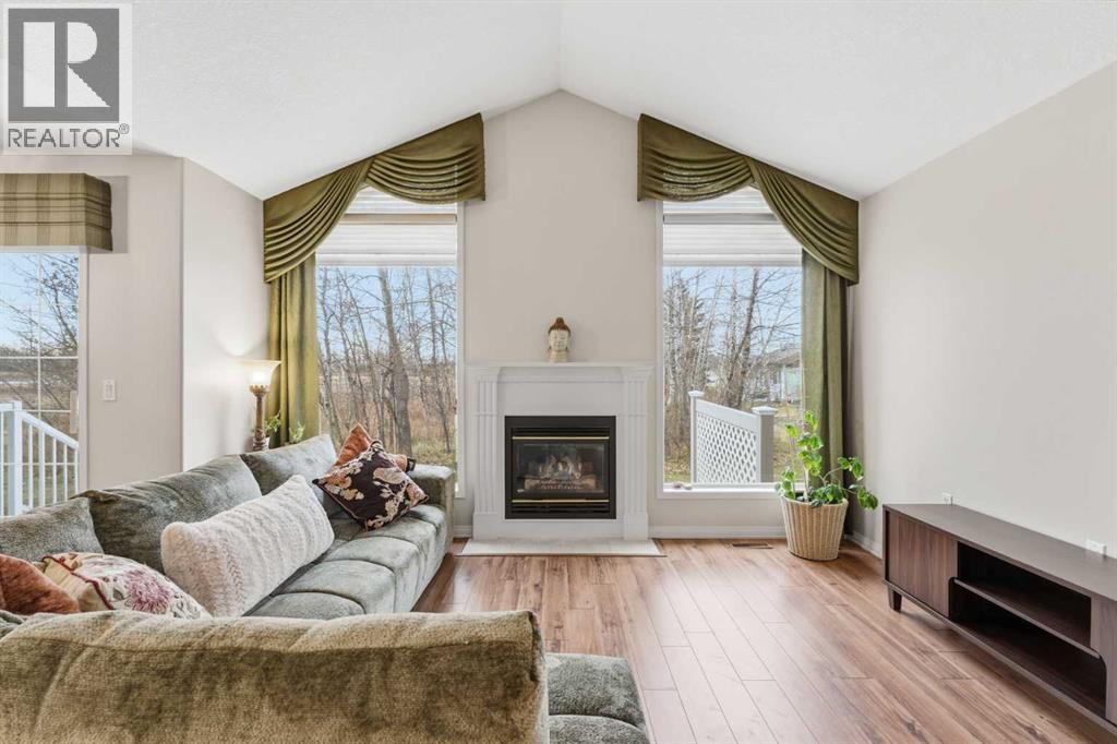 Duplex for Sale in 213 Dayspring Bay|Rural Rocky View County, Alberta T1X1G3 5