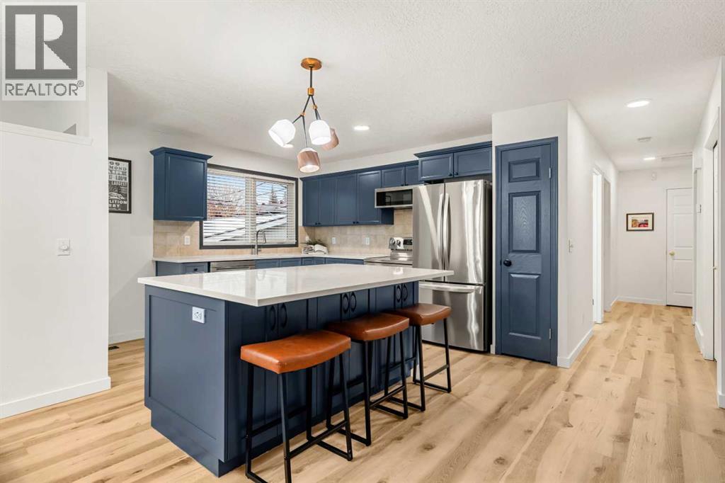 House for Sale in 13127 Lake Crimson Drive SE|Calgary, Alberta T2J3K3 3